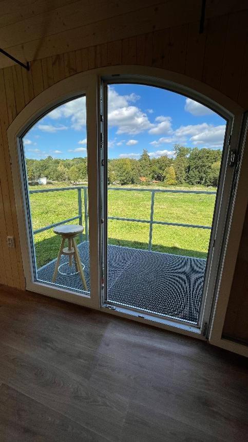 Glamping - Stylova Maringotka V Srdci Ladova Kraje, Pobliz Hlavniho Mesta Prahy Stribrna Skalice Bagian luar foto