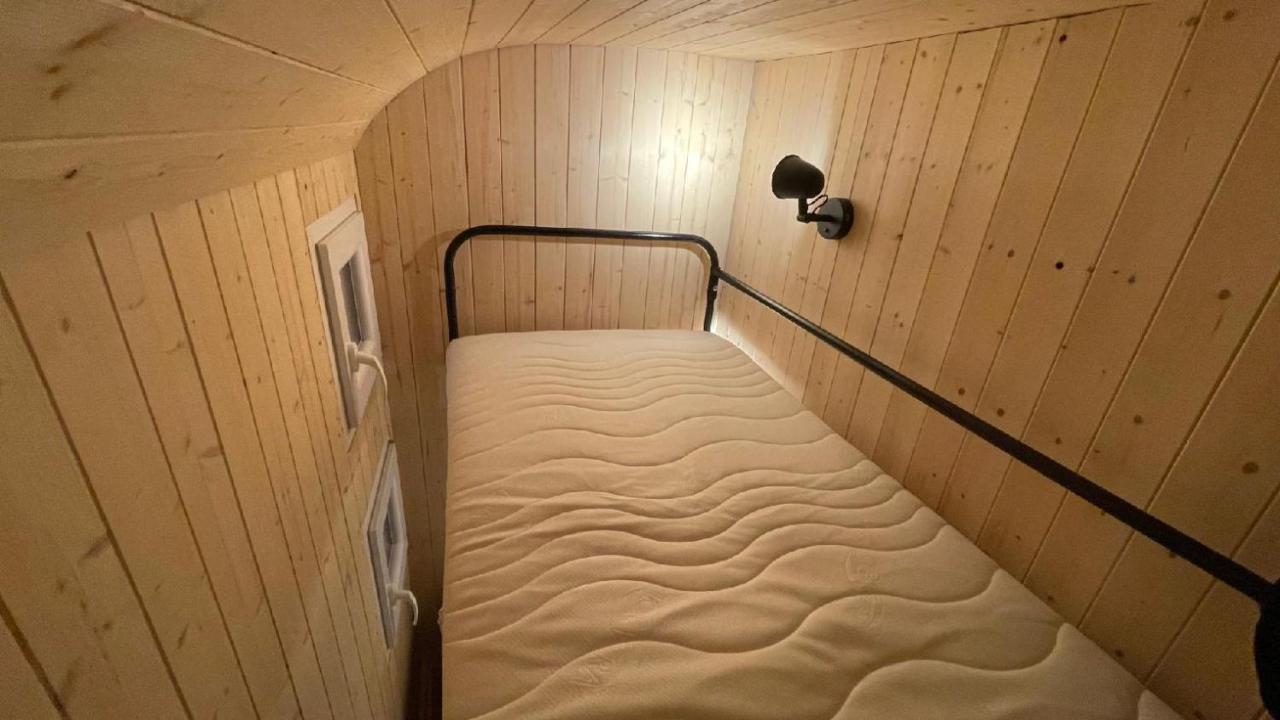 Glamping - Stylova Maringotka V Srdci Ladova Kraje, Pobliz Hlavniho Mesta Prahy Stribrna Skalice Bagian luar foto